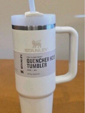 Stanley Quencher H2.0 FlowState Tumbler 30oz Cream NEW With Lid Straw
